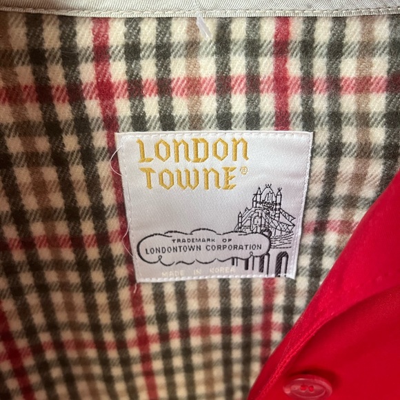 Vintage London Towne Red Trench Raincoat with Removeable Lining, Size 6 - Picture 4 of 8